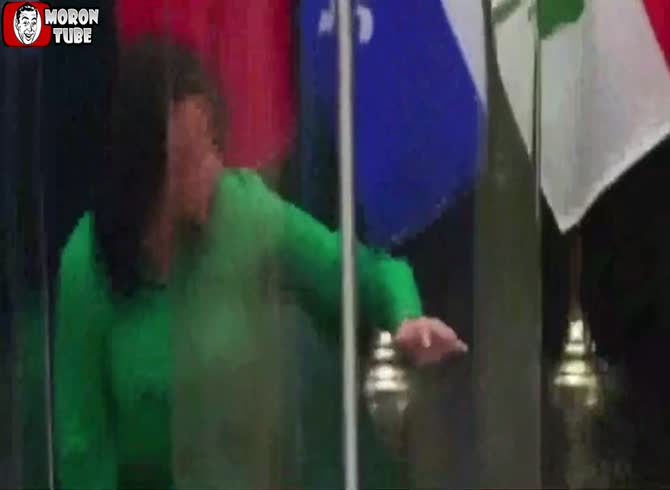 Video :The mayor of Montreal passes out during a televised address